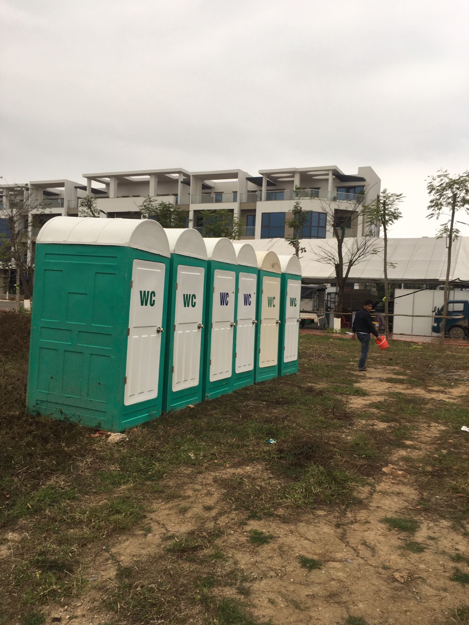 Nhà vệ sinh công trường